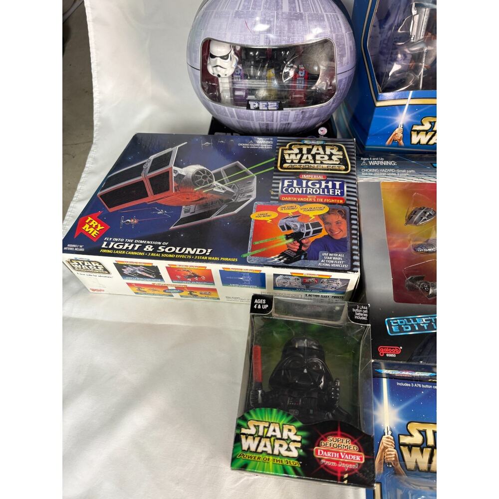 Lot Star Wars Mixed Collectibles 2000's era Figures Vehicles Micro Machines PEZ - Picture 11 of 16